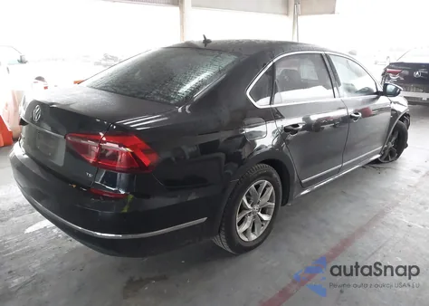 2017 Volkswagen Passat 1.8T S z USA, uszkodzony, nr VIN 1VWAT7A31HC077853